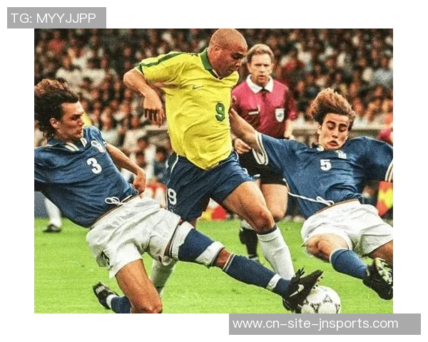 鲁尼评选五大难缠中后卫特里皮克马尔蒂尼卡瓦略内斯塔的独特魅力与挑战 鲁尼评选五大难缠中后卫特里皮克马尔蒂尼卡瓦略内斯塔的独特魅力与挑战